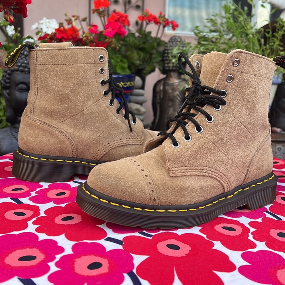 🏴󠁧󠁢󠁥󠁮󠁧󠁿 MIE Dr. Martens x Needles Brogue Cap Toe Suede Boots UK 6